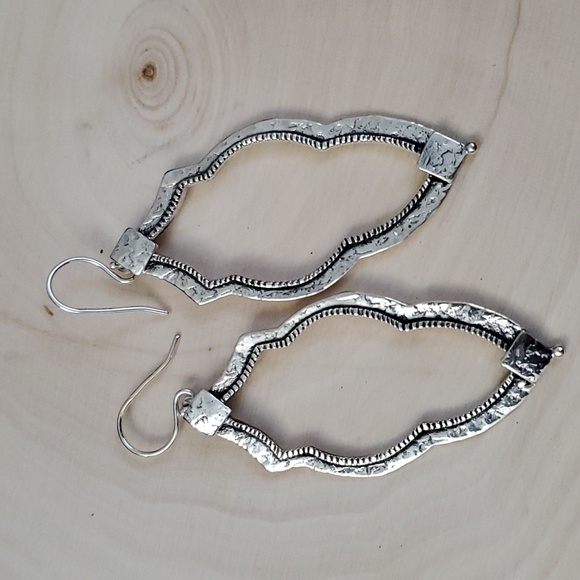 Vintage Jewelry - ‘Whimsical Wavelength’ Sterling Silver 925 Geometric Pattern Artistic Earrings